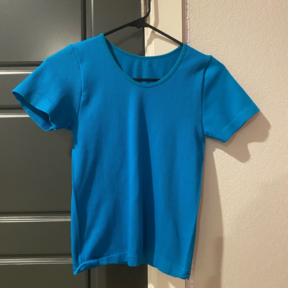 Un branded top